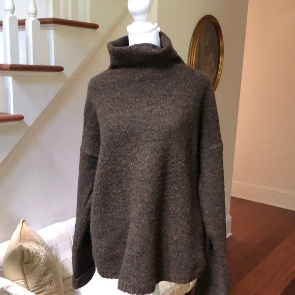French Connection brown turtleneck. Size L. Good condition. - Picture 1 of 6
